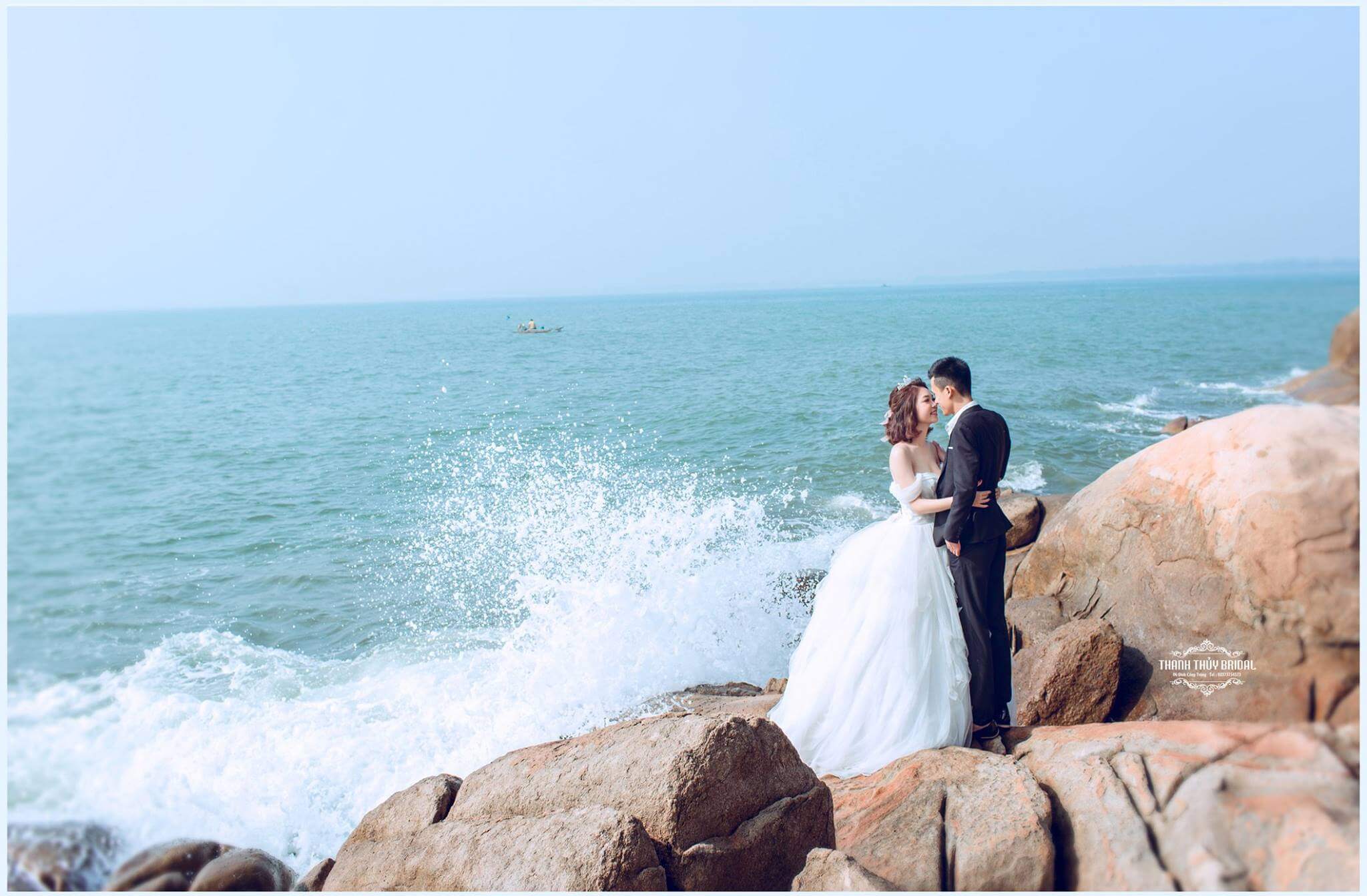 chụp ảnh cưới đẹp tại biển sầm sơn